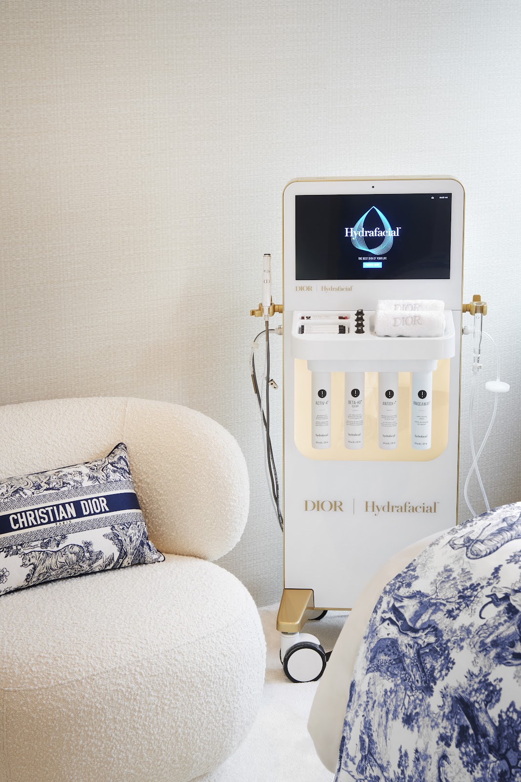 Sala trattamenti Julia Pare — Hydrafacial Dior